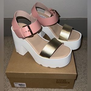 Brand New Steve Madden platform Sandals